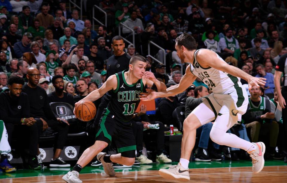 关于阿根廷男篮险胜雄鹿B队，波尔津吉斯统治全场的信息