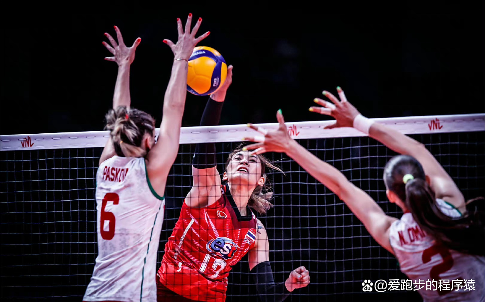 日本羽毛球队横扫泰国羽毛球队,辛杜三分雨点燃全场的简单介绍 日本羽毛球队横扫泰国羽毛球队,辛杜三分雨点燃全场的简单介绍