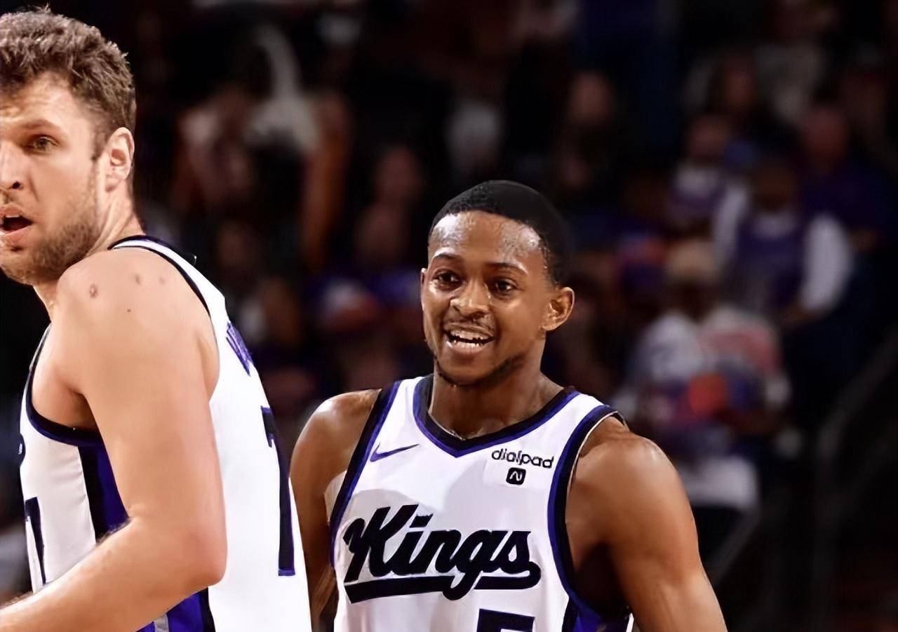 包含猛龙逆转加拿大男篮，福克斯完成帽子戏法的词条