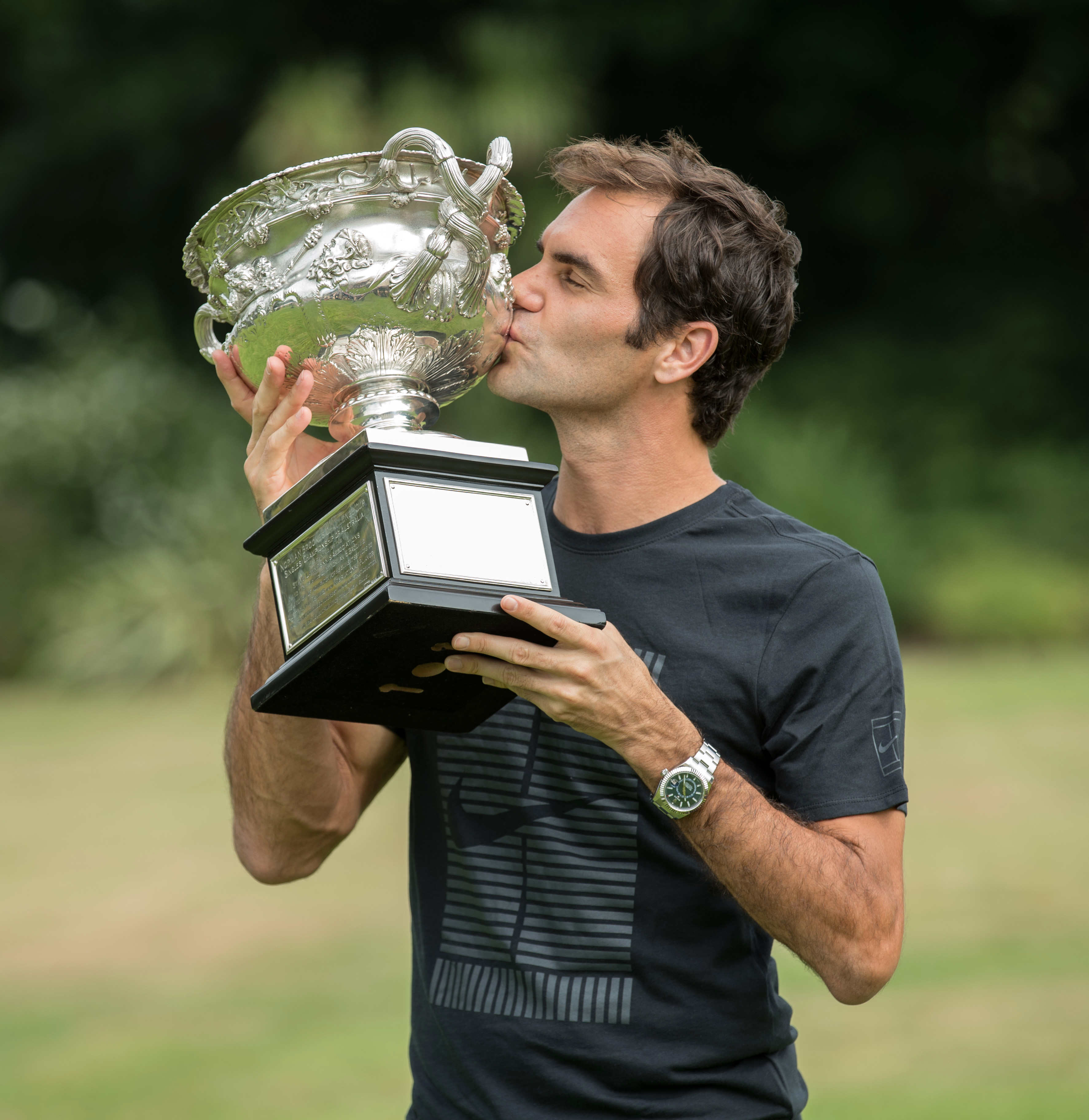 澳大利亚网球队横扫法国网球队,费德勒高光表现 澳大利亚网球队横扫法国网球队,费德勒高光表现