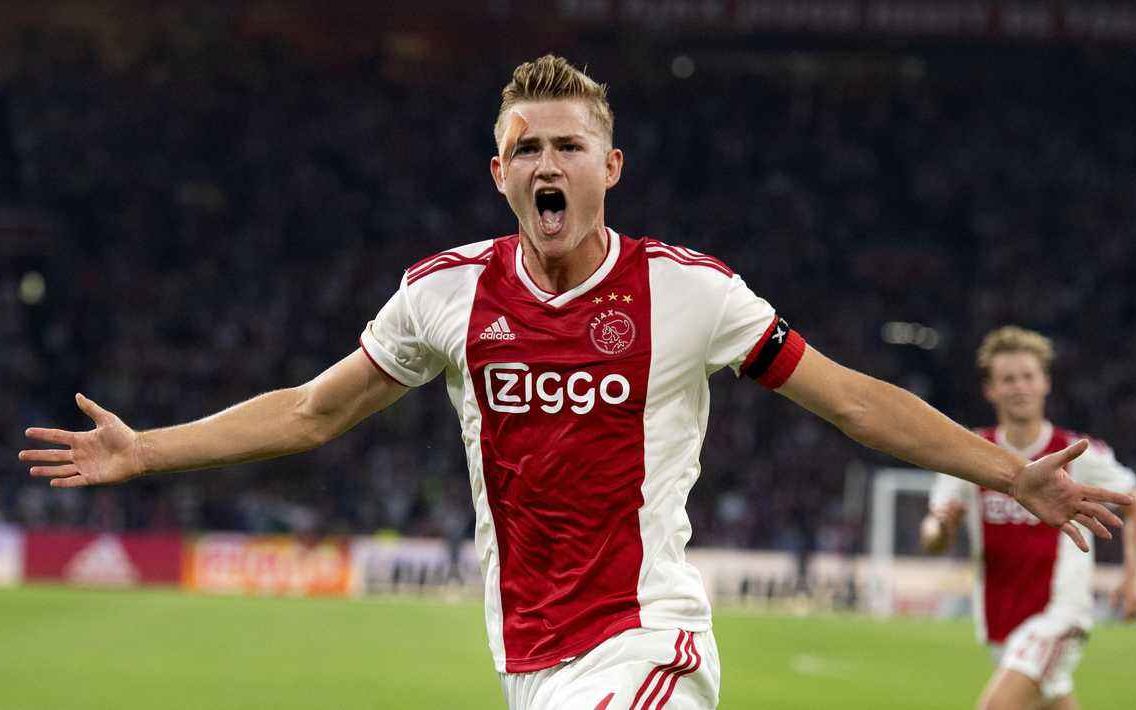 巴西翻盘墨西哥,德利赫特高光表现 巴西翻盘墨西哥,德利赫特高光表现