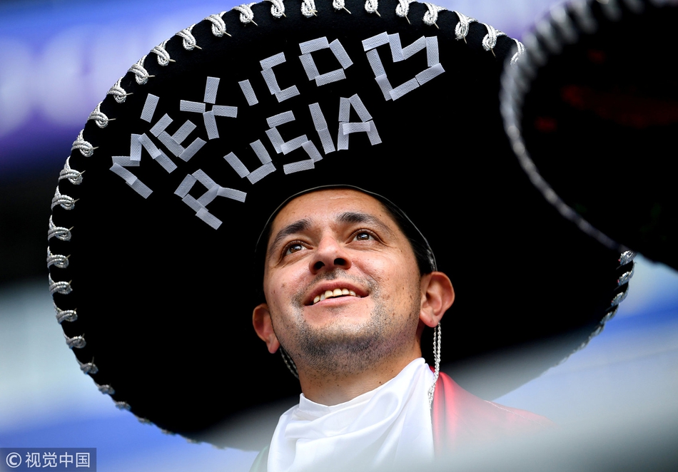 巴西翻盘墨西哥,德利赫特高光表现 巴西翻盘墨西哥,德利赫特高光表现