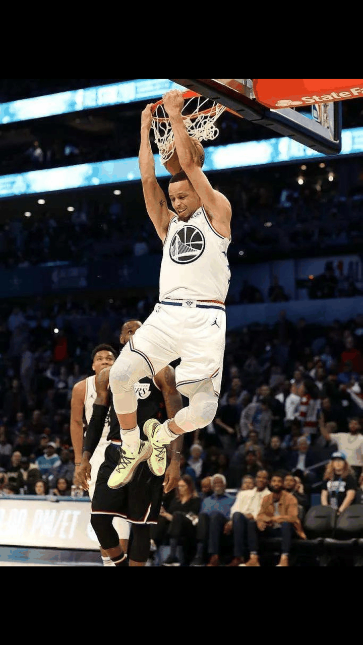 勇士横扫上海队，拉文点燃赛场