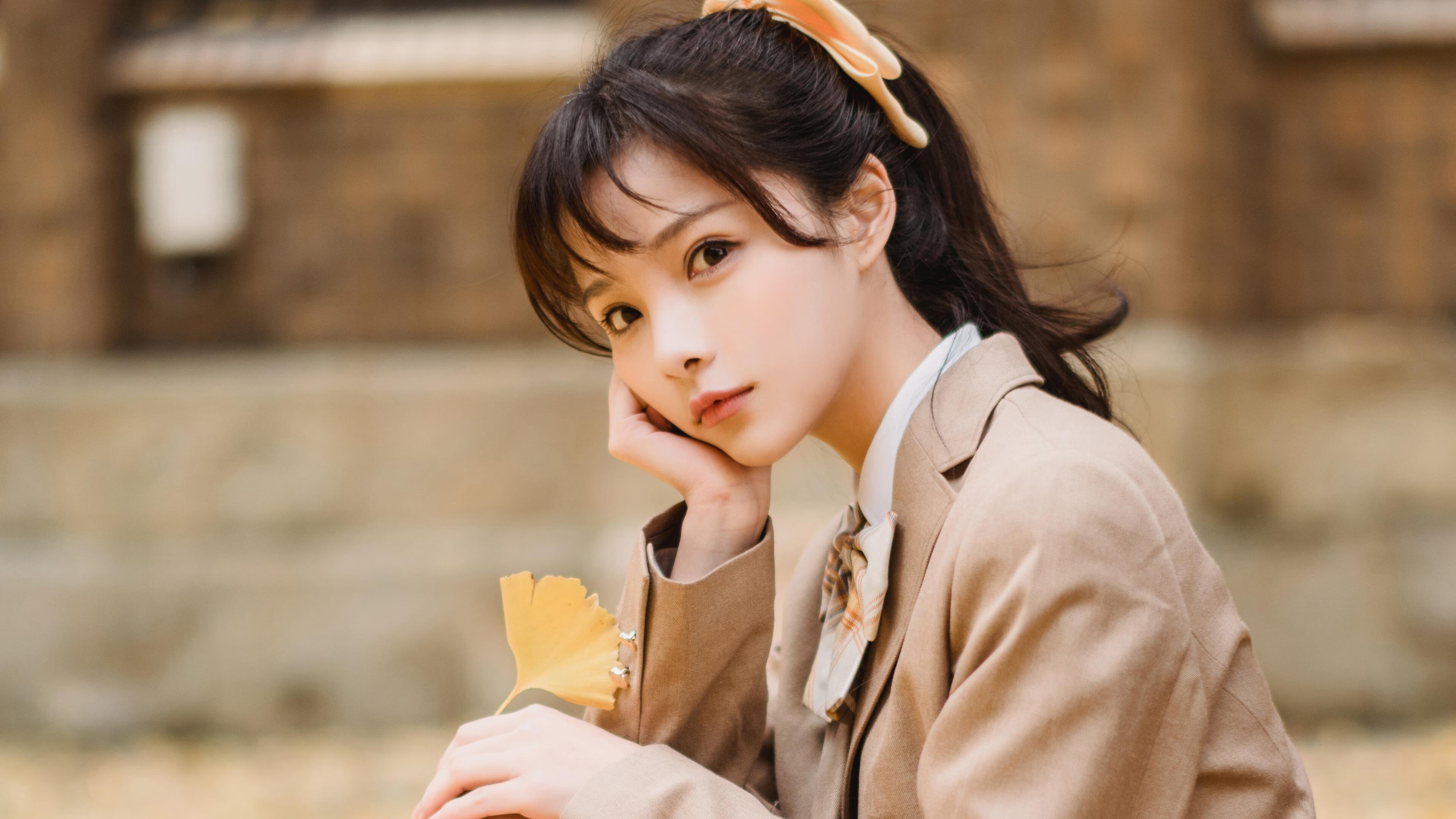 跨越红土与硬地的奇迹,西西帕斯的双重奏