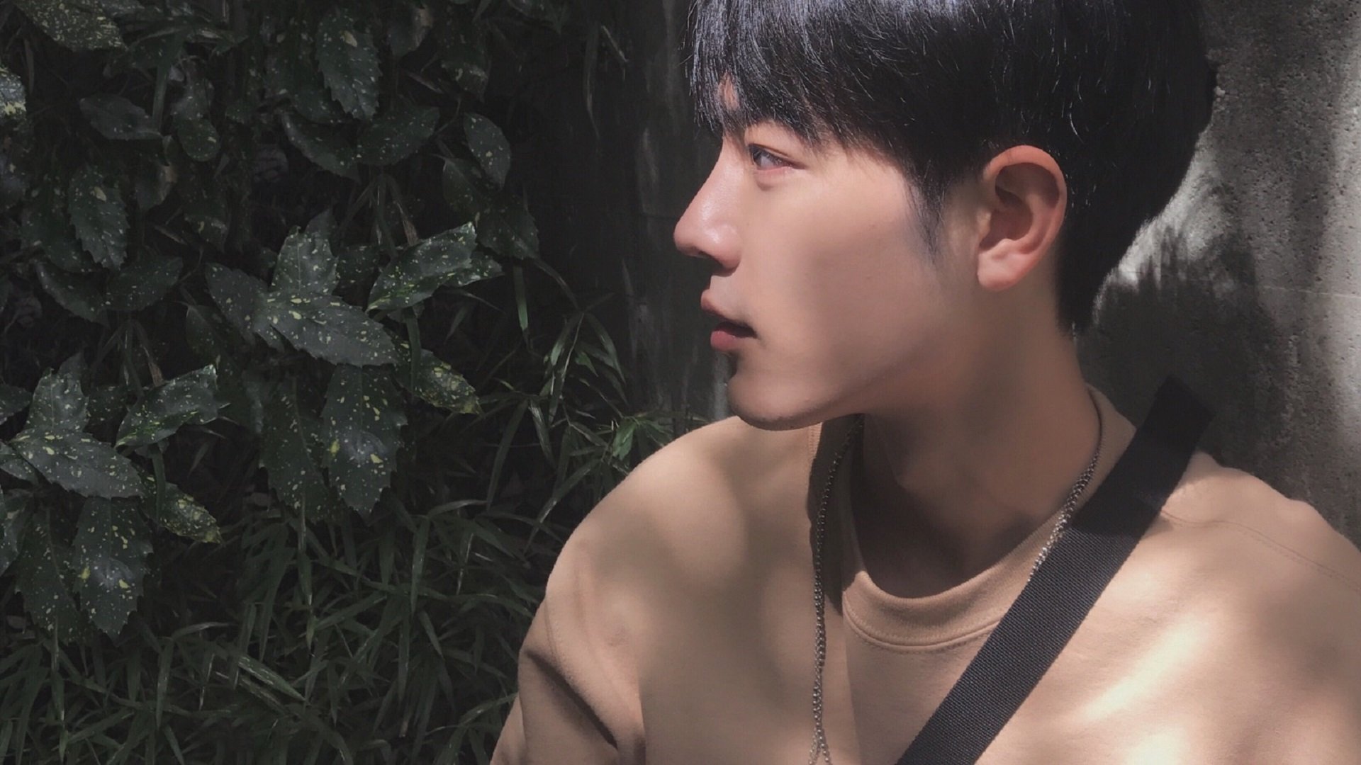 裁判吹走历史,少年收割悬念,足球已学会提前结束心跳?