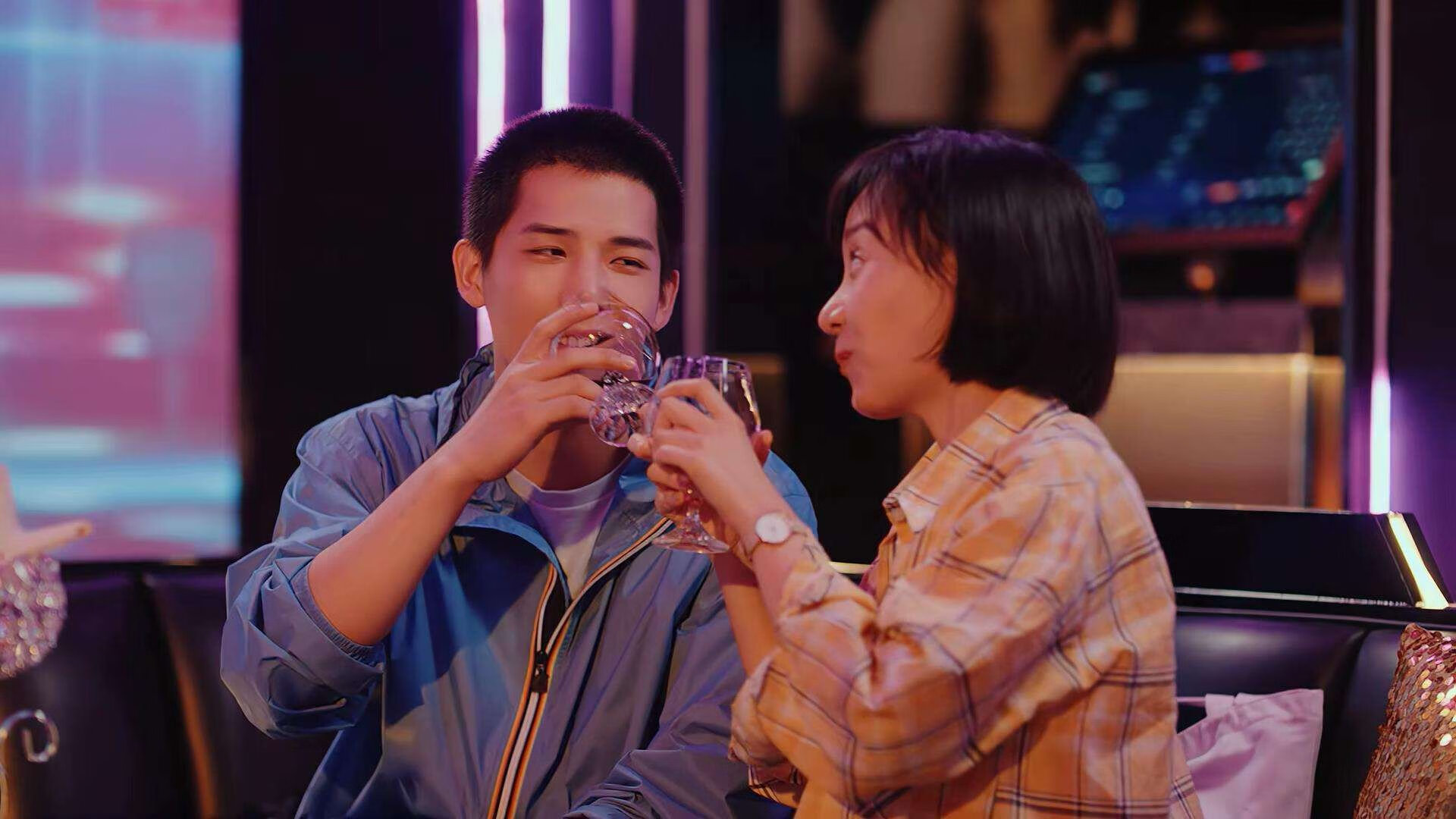 恩比德制胜一击!黄蜂险胜深圳演绎跨洋巅峰对决