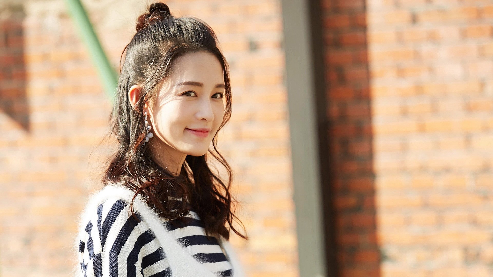 巨掌驯服悬念,克瓦拉茨赫利亚97秒终结英超争冠夜