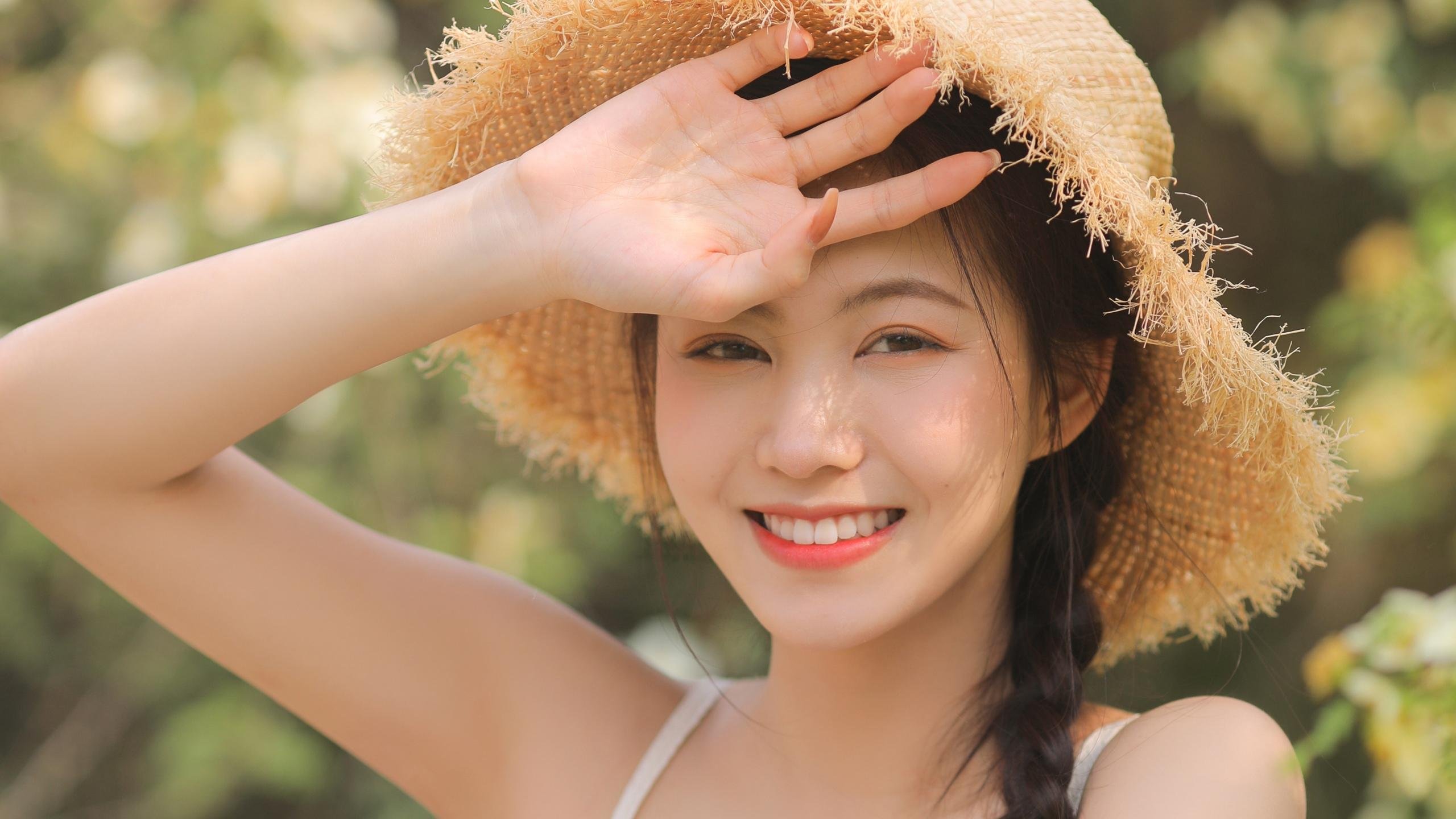 格子的缝隙里，久保建英踢出了第三种足球